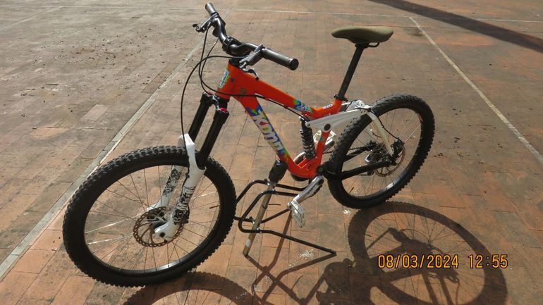 Used Kona STINKY TL 2011 2011 Mountainbike, Orange, 26 — image 10 of 10