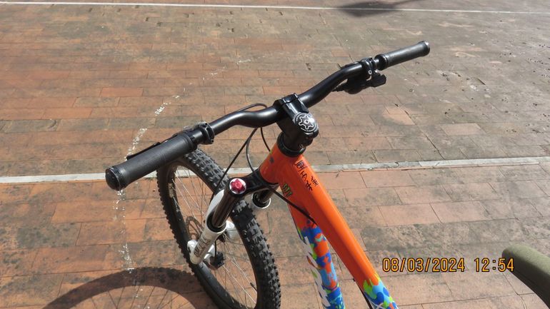 Used Kona STINKY TL 2011 2011 Mountainbike, Orange, 26 — image 4 of 10