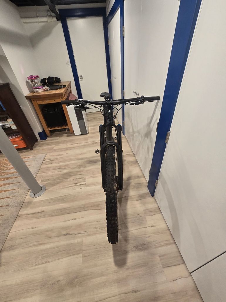 Used Scott Genius 910 2022 2022 Mountainbike, Black, 29 — image 4 of 6