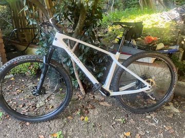 ROCKRIDER Mountain Bike SRAM NX Eagle 2022 Mountainbike usato, Bianco — immagine 2 di 12