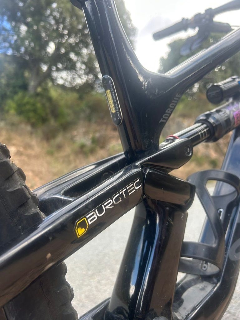 Canyon Torque 29 CF 7 2023 2023 Mountainbike usato, Nero — immagine 8 di 16