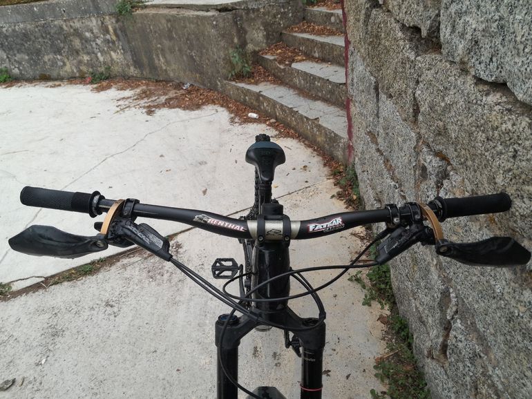 Canyon Torque 29 CF 7 2023 2023 Mountainbike usato, Nero — immagine 12 di 16