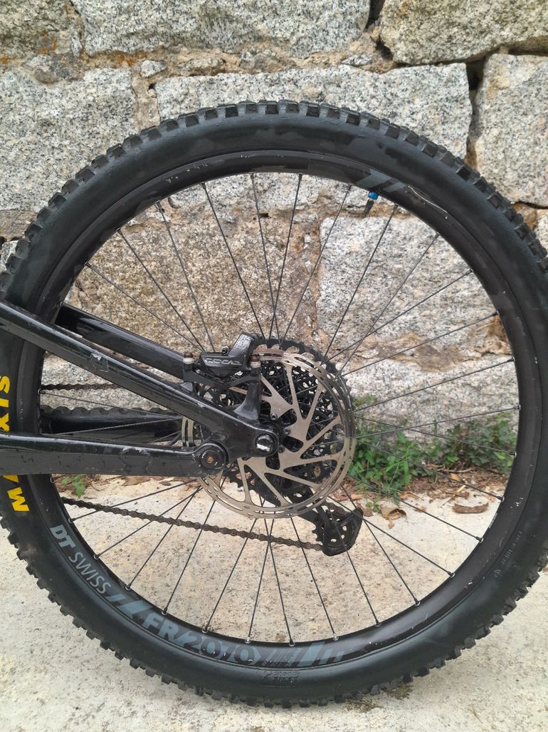 Canyon Torque 29 CF 7 2023 2023 Mountainbike usato, Nero — immagine 15 di 16