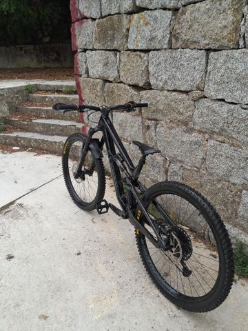 Used Canyon Torque 29 CF 7 2023 2023 Mountainbike, Black, 29 — image 3 of 16