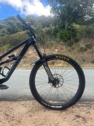 Used Canyon Torque 29 CF 7 2023 2023 Mountainbike, Black, 29 — image 6 of 16