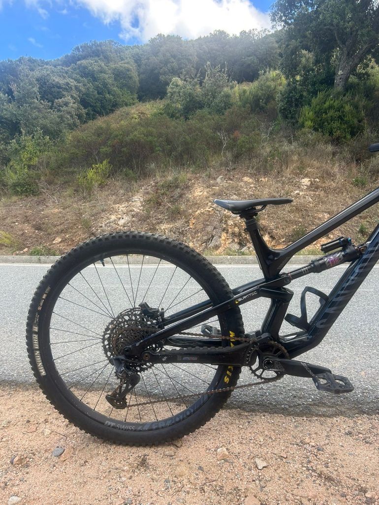 Canyon Torque 29 CF 7 2023 2023 Mountainbike usato, Nero — immagine 5 di 16