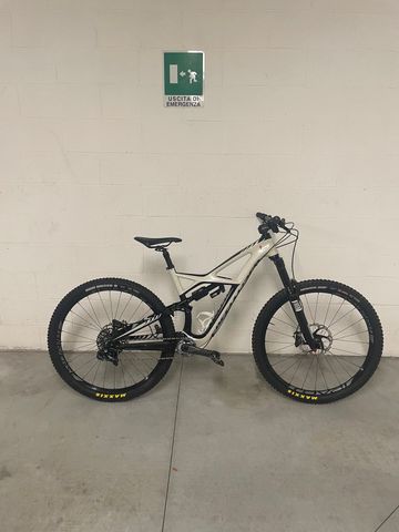 Specialized Enduro Expert Carbon 29 2016 2016 MTB usato