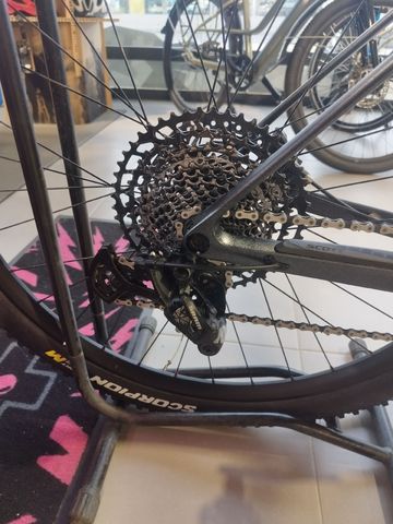 Used Scott Scale 940 2022 2022 Mountainbike, Black, 29 — image 3 of 9