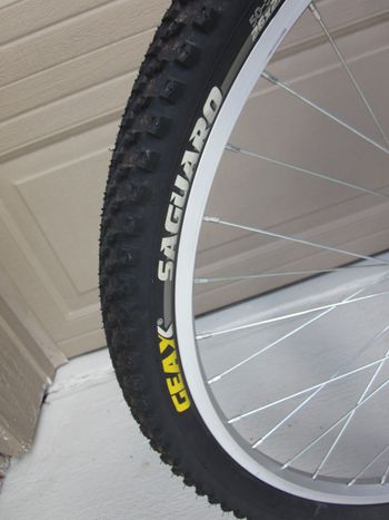 Used Giant Sedona 2014 Mountainbike, Light Gray — image 11 of 19