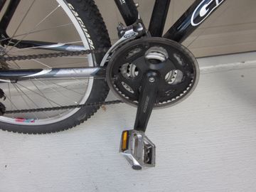 Used Giant Sedona 2014 Mountainbike, Light Gray — image 9 of 19