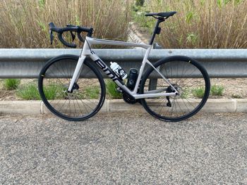 Used BMC Teammachine SLR FOUR 2024 2024 Road & Gravel, Light Gray — image 3 of 3