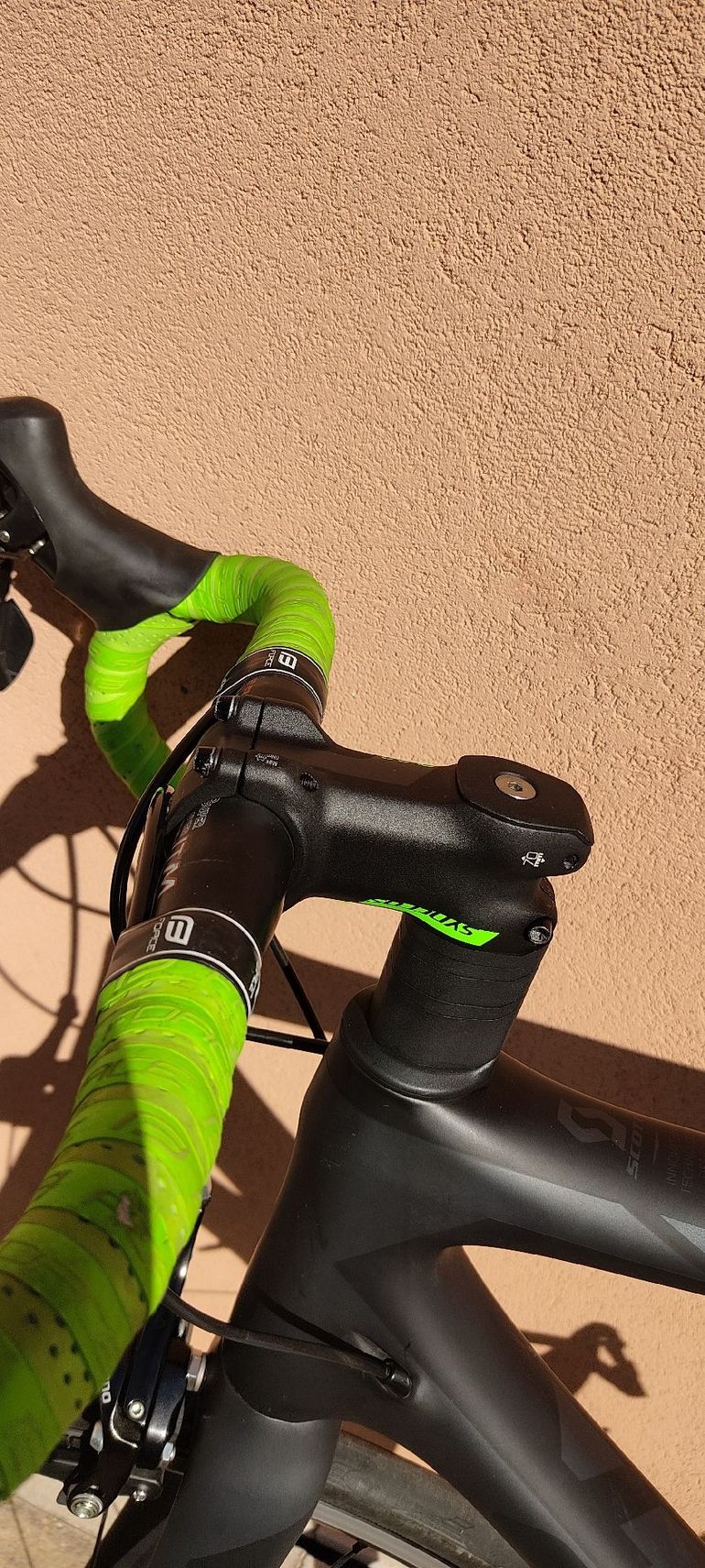 Used Scott Addict Shimano 105 2017 Road & Gravel, Schwarz — image 4 of 13