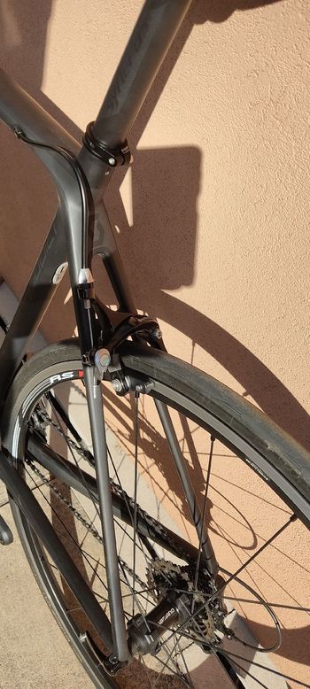 Used Scott Addict Shimano 105 2017 Road & Gravel, Schwarz — image 8 of 13