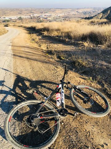 Used Felt NINE 3 2017 2017 Mountainbike, Red, 29 — image 3 of 3