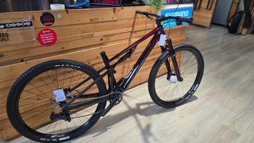 Used BMC Fourstroke LT ONE 2024 2024 Mountainbike, Red, 29 — image 2 of 3