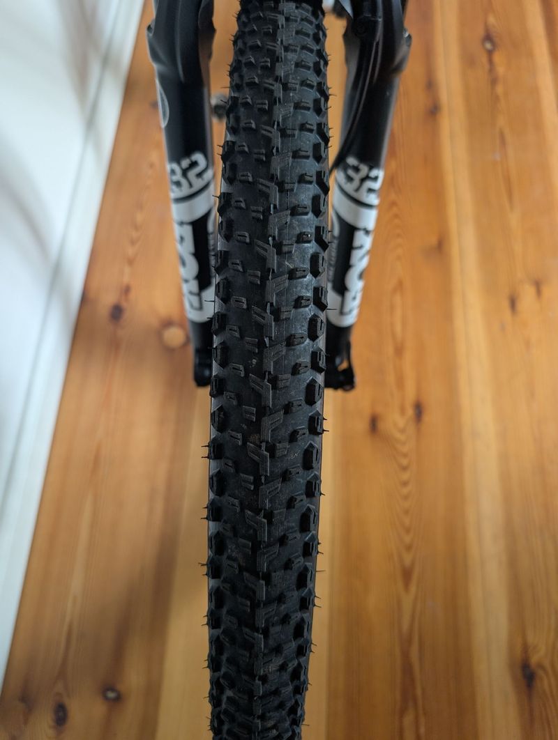 Canyon Exceed CF 6 2024 2024 Mountainbike d'occasion — image 6 sur 9