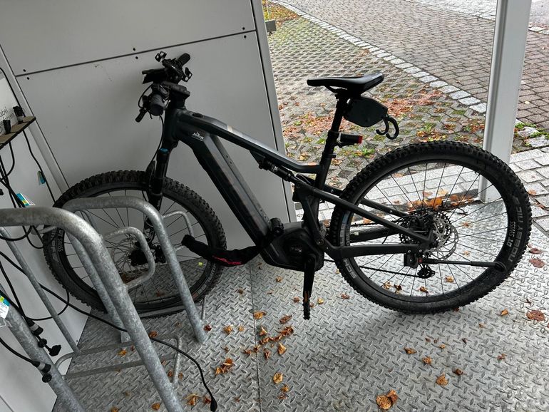 Used Focus Thron Shimano Deore XT 2022 Mountainbike, Hellgrau, 29 — image 1 of 5