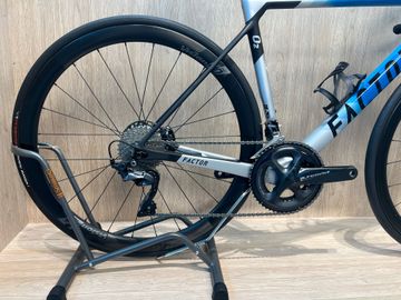 Used Factor O2 Disc 2023 Road & Gravel, Blue — image 5 of 7