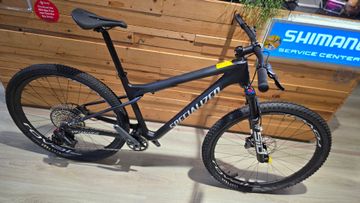 Gebrauchtes Specialized Epic World Cup Expert 2025 2025 Mountainbike, Schwarz, 29 — Bild 3 von 3