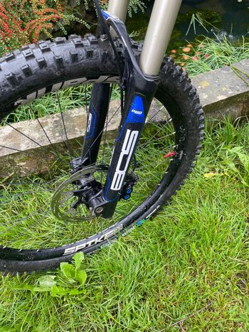 Polygon COLLOSUS DH9 2020 2020 Mountainbike d'occasion — image 11 sur 11