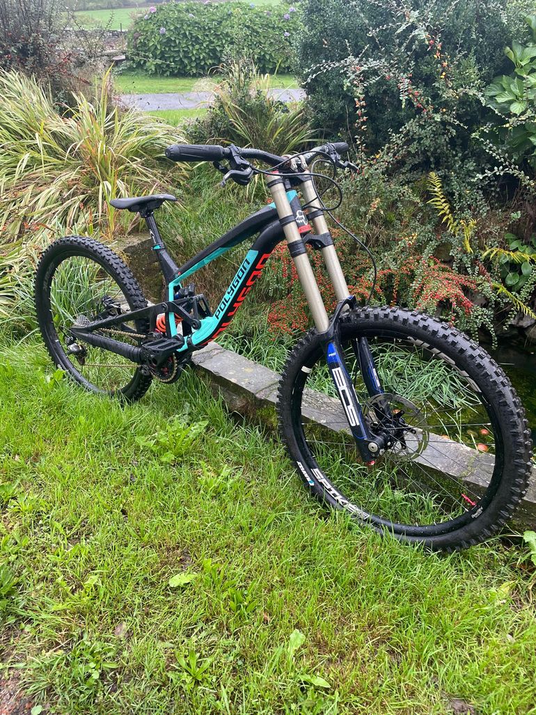 Polygon COLLOSUS DH9 2020 2020 Mountainbike d'occasion — image 2 sur 11