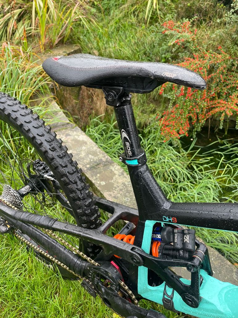 Polygon COLLOSUS DH9 2020 2020 Mountainbike d'occasion — image 7 sur 11