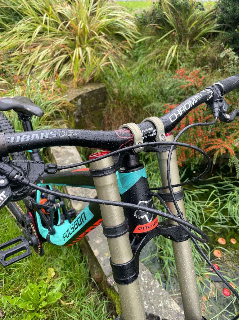 Polygon COLLOSUS DH9 2020 2020 Mountainbike d'occasion — image 5 sur 11