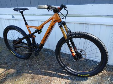 Used Orbea Rise Shimano Deore XT Di2 2022 Mountainbike, Orange, 29 — image 4 of 13