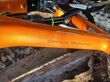 Used Orbea Rise Shimano Deore XT Di2 2022 Mountainbike, Orange, 29 — image 13 of 13