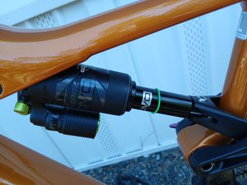 Used Orbea Rise Shimano Deore XT Di2 2022 Mountainbike, Orange, 29 — image 7 of 13