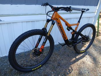 Used Orbea Rise Shimano Deore XT Di2 2022 Mountainbike, Orange, 29 — image 8 of 13