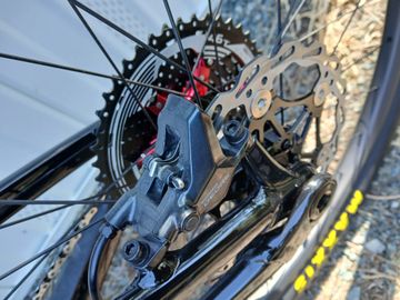 Used Orbea Rise Shimano Deore XT Di2 2022 Mountainbike, Orange, 29 — image 3 of 13
