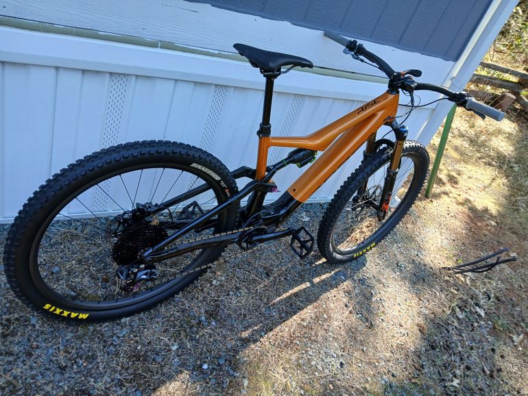 Used Orbea Rise Shimano Deore XT Di2 2022 Mountainbike, Orange, 29 — image 2 of 13