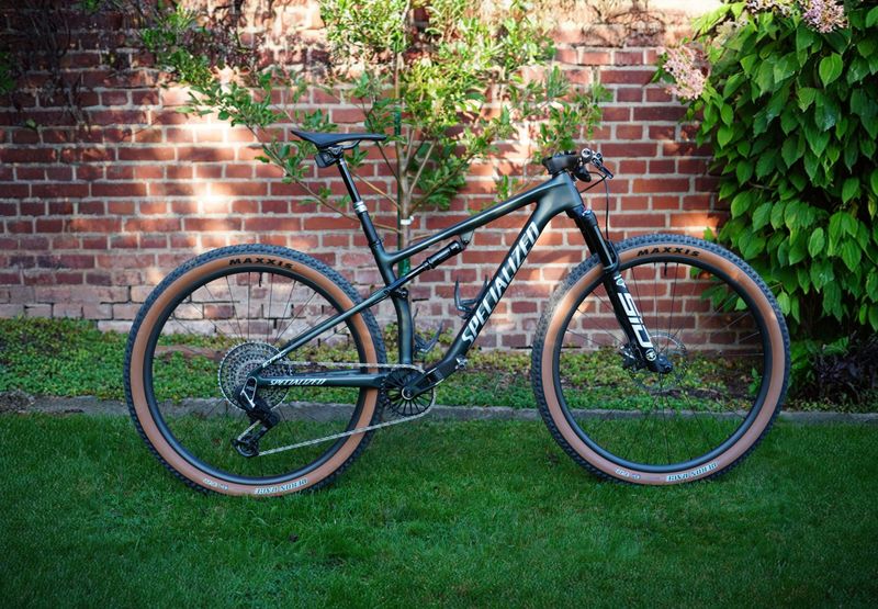 Used Specialized Epic 2022 Mountainbike, Black — image 1 of 11