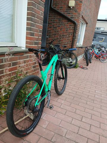 Used Specialized Epic Sram Eagle Transmission GX 2025 Mountainbike, Green, 29 — image 2 of 4