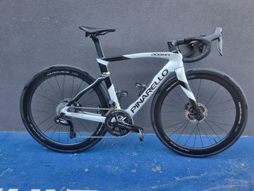 Pinarello DOGMA F DURA ACE Di2 Rim 2023 2023 Road & Gravel usato