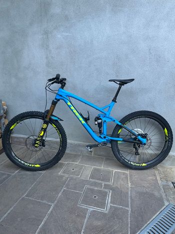 Used Trek Slash 9.8 27.5 2016 2016 Mountainbike, Blue, 27.5 — image 3 of 8