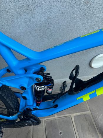 Used Trek Slash 9.8 27.5 2016 2016 Mountainbike, Blue, 27.5 — image 5 of 8