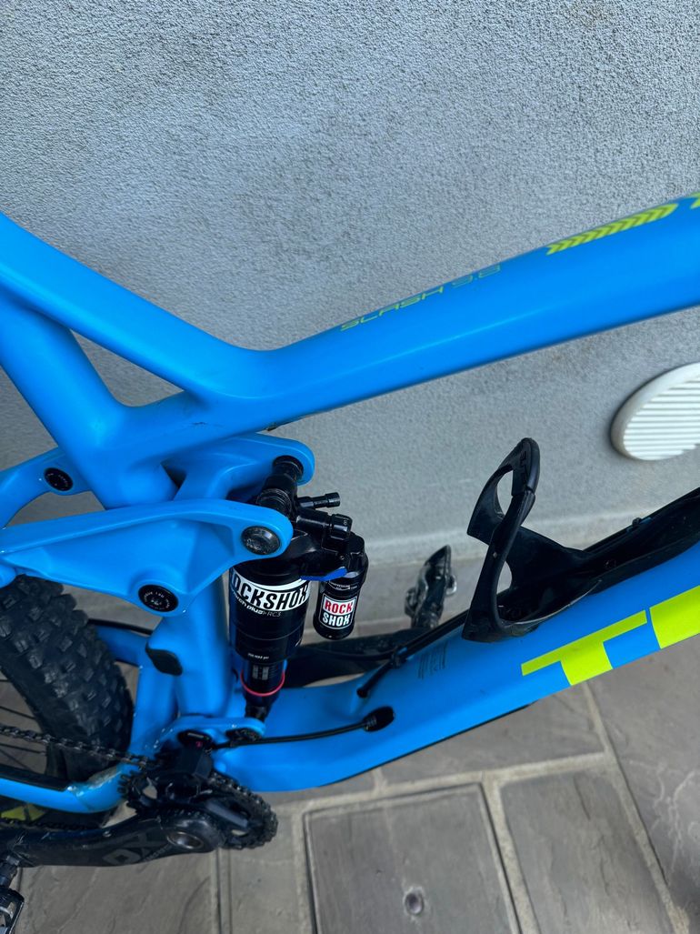 Used Trek Slash 9.8 27.5 2016 2016 Mountainbike, Blue, 27.5 — image 5 of 8