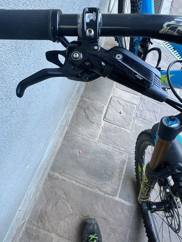 Used Trek Slash 9.8 27.5 2016 2016 Mountainbike, Blue, 27.5 — image 4 of 8