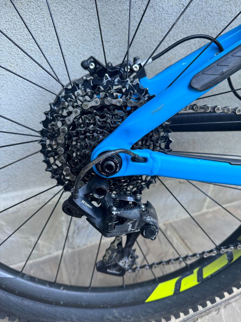 Used Trek Slash 9.8 27.5 2016 2016 Mountainbike, Blue, 27.5 — image 7 of 8