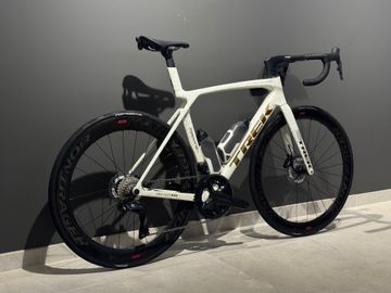 Brugt Trek Madone 8 SLR 2025 Road & Gravel — billede 2 af 6