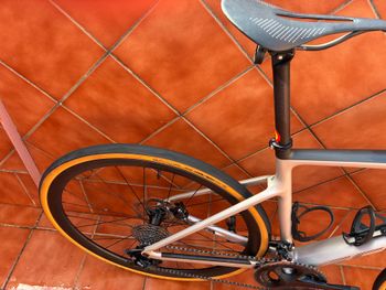 Used Scott Addict 30 2023 2023 Road & Gravel, Light Gray — image 6 of 11