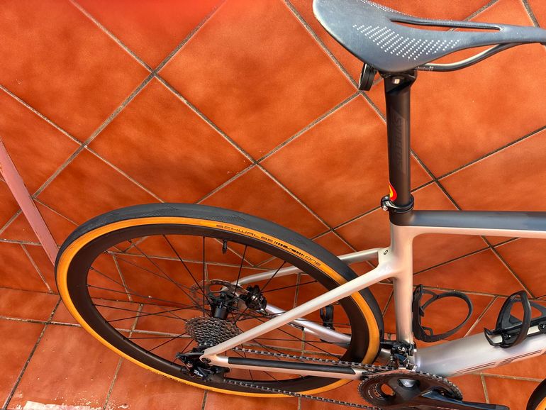 Used Scott Addict 30 2023 2023 Road & Gravel, Light Gray — image 6 of 11