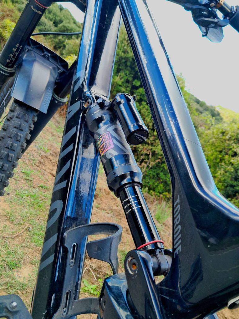 Canyon Torque 29 CF 7 2023 2023 Mountainbike usato, Nero — immagine 10 di 12