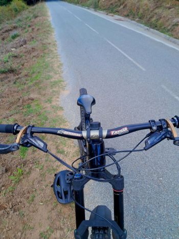 Canyon Torque 29 CF 7 2023 2023 Mountainbike usato, Nero — immagine 11 di 12