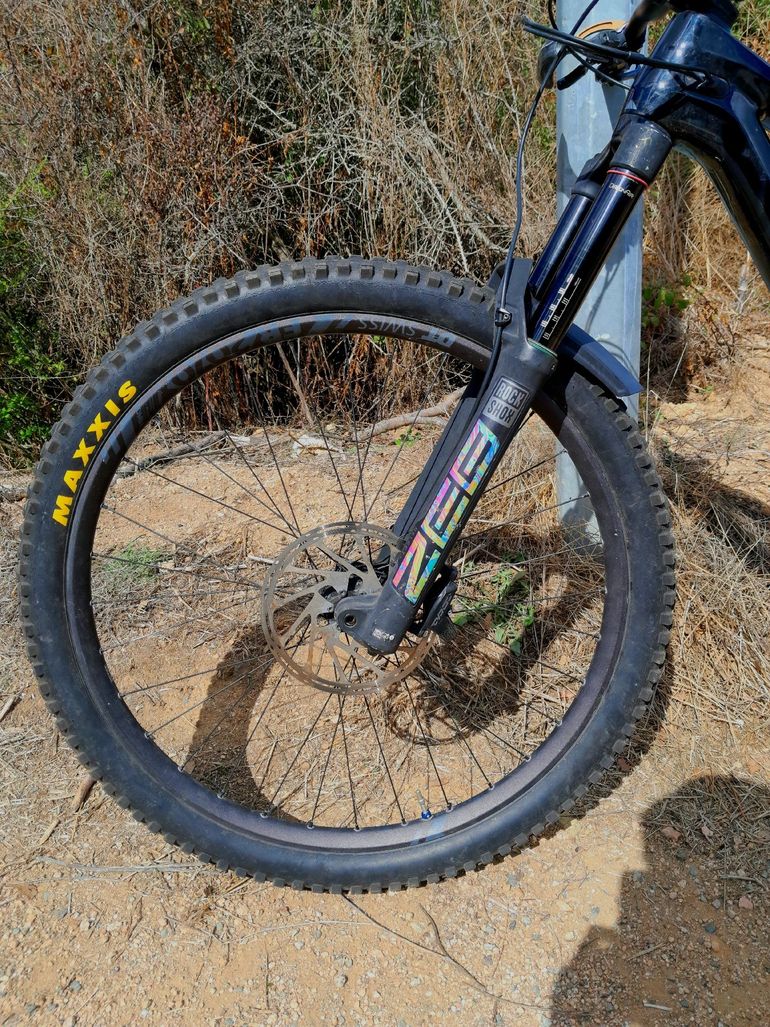 Canyon Torque 29 CF 7 2023 2023 Mountainbike usato, Nero — immagine 5 di 12