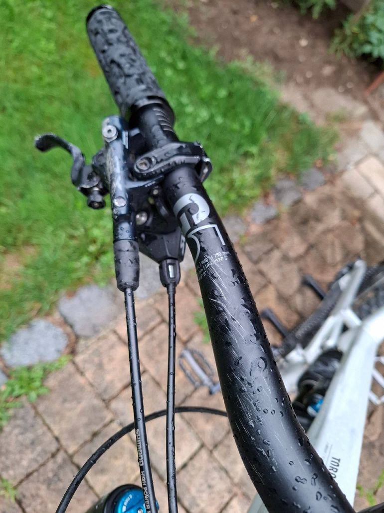 Canyon Torque Mullet AL 7 2024 2024 Mountainbike usato, Grigio chiaro — immagine 5 di 6