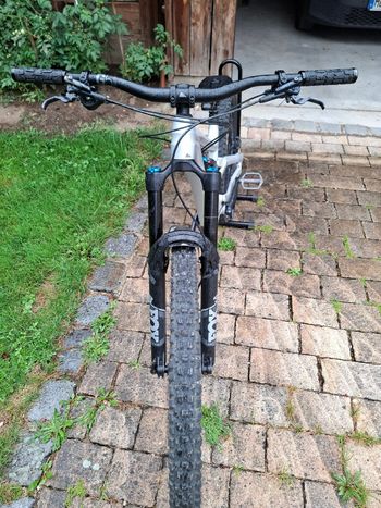 Canyon Torque Mullet AL 7 2024 2024 Mountainbike usato, Grigio chiaro — immagine 3 di 6