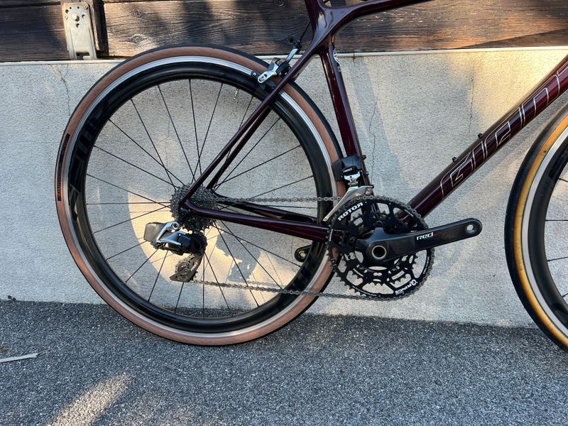 Giant Advanced SL 2022 2022 Road & Gravel usato, Rosso — immagine 2 di 7